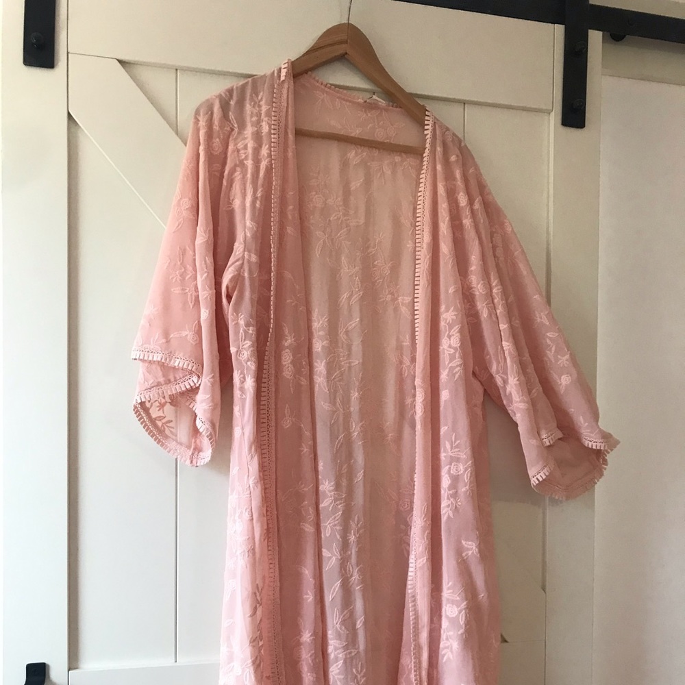 Open tunic with lace